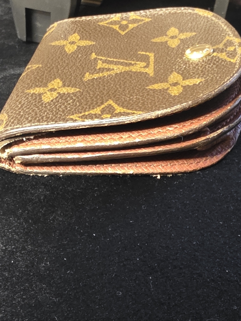 Authentic Louis Vuitton Monogram Mini Coin Pouch🤎 - Picture 5 of 10